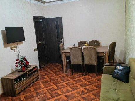 Elan №6372927 - Bakı, Memar Əcəmi m., 2 otaqlı, 65 m², 2/5 mərtəbə