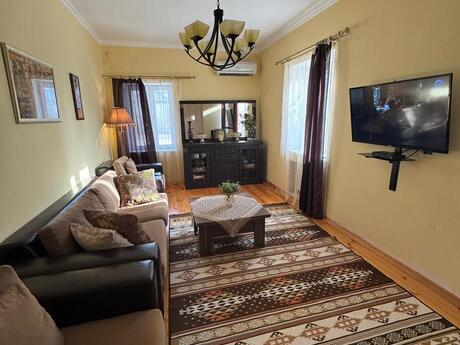 5 otaqlı həyət evi/bağ evi - Mərdəkan q. - 191 m²