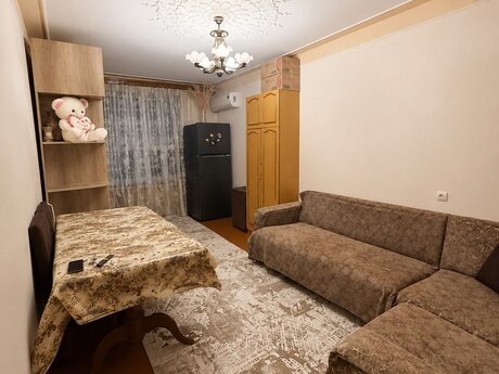 2 otaqlı köhnə tikili - Həzi Aslanov m. - 70 m²