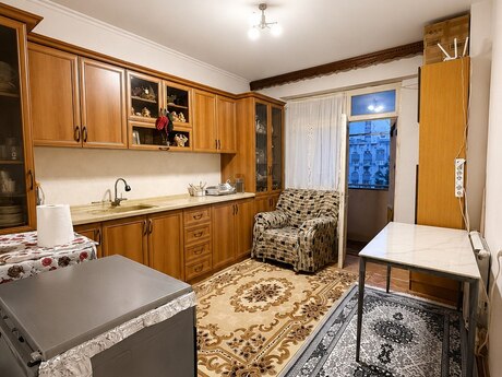2 otaqlı köhnə tikili - Həzi Aslanov m. - 70 m²