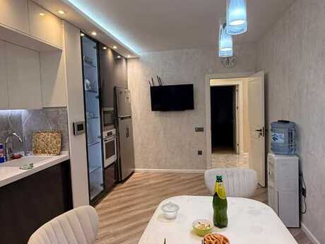 Elan №6373256 - Bakı, Yeni Günəşli q., 3 otaqlı, 80 m², 7/9 mərtəbə