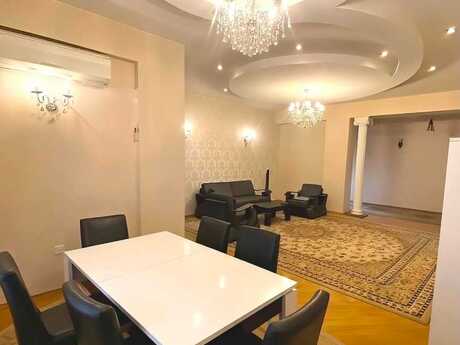 4 otaqlı köhnə tikili - Sahil m. - 203.5 m²