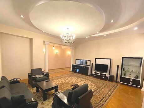 4 otaqlı köhnə tikili - Sahil m. - 203.5 m²