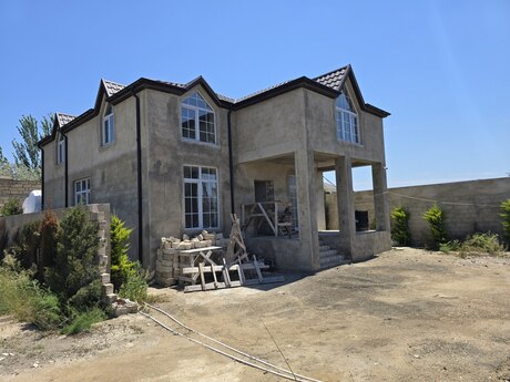 5 otaqlı həyət evi/bağ evi - Mərdəkan q. - 240 m²