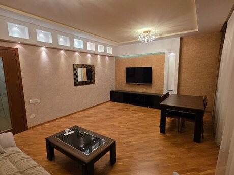3 otaqlı mənzil, 132 m², Səbail: 350 000 ₼ 2