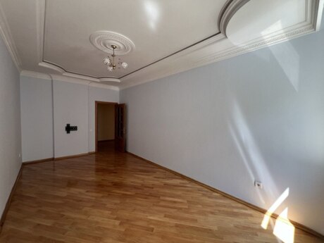 3 otaqlı mənzil, 125 m², İnşaatçılar: 300 000 ₼ 5