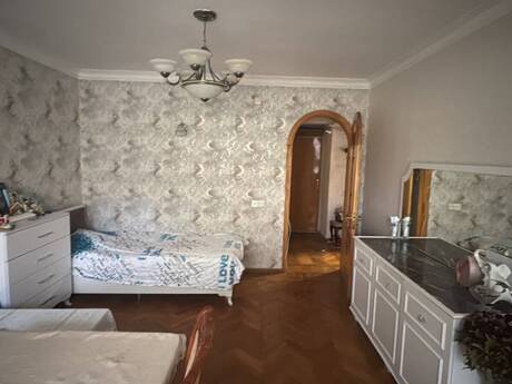 2 otaqlı köhnə tikili - Gənclik m. - 44 m²