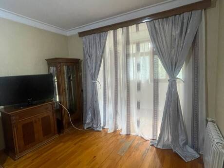 2 otaqlı köhnə tikili - Qara Qarayev m. - 40 m²