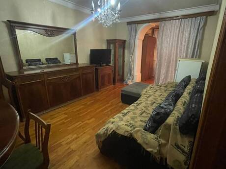 2 otaqlı köhnə tikili - Qara Qarayev m. - 40 m²