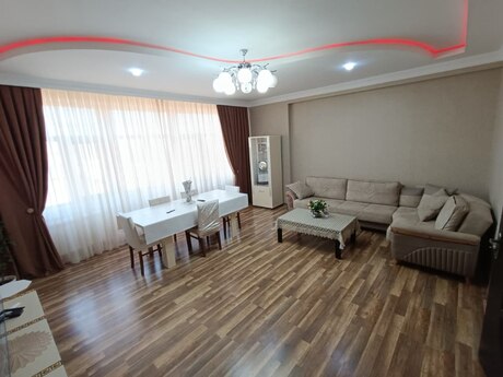 3 otaqlı yeni tikili - Şah İsmayıl Xətai m. - 137 m²