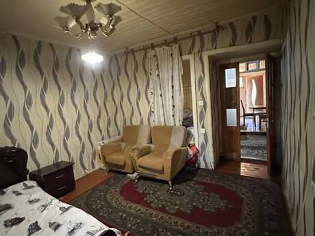 Сдаётся 2-комнатная квартира в старом фонде, Nizami, 35 м², 300 AZN/мес, фото 2 / 9