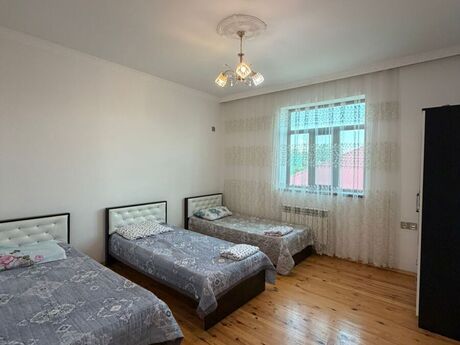 7 otaqlı həyət evi/bağ evi - Qəbələ - 220 m²