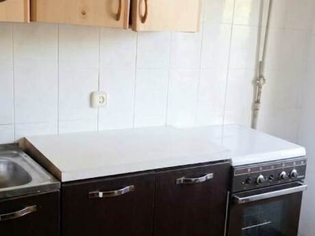 2 otaqlı köhnə tikili - 28 May m. - 50 m²