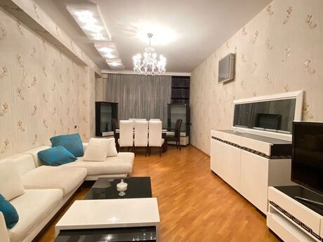 3-комн. новостройка - м. Иншаатчылар - 140 м²