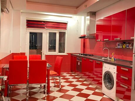 3-комн. новостройка - м. Иншаатчылар - 140 м²