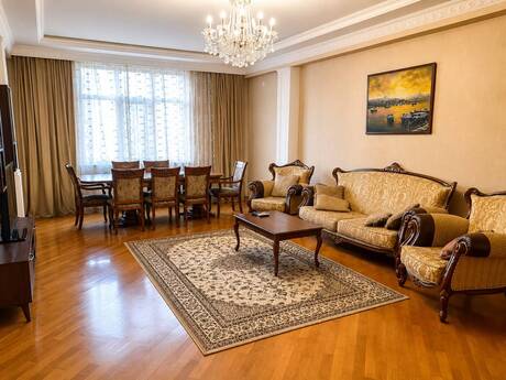 4 otaq · 170 m² · 13/19 mərtəbə, Nizami