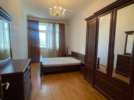 Kirayə 3 otaqlı mənzil, 180 m², Nizami: 1 199 ₼/ay 2