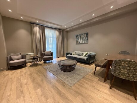 4 otaqlı yeni tikili - Ağ şəhər q. - 180 m²