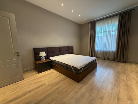 4 otaqlı yeni tikili - Ağ şəhər q. - 180 m²