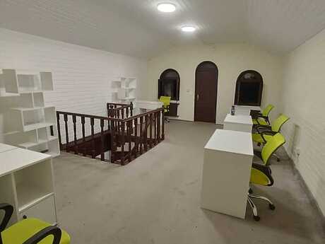 6 otaqlı həyət evi/bağ evi - Gənclik m. - 250 m²