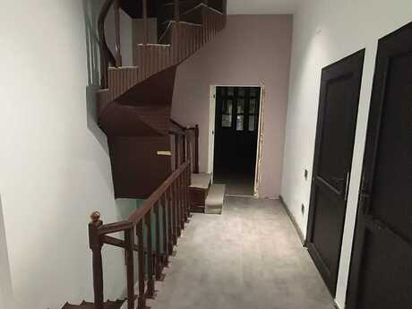 6 otaqlı həyət evi/bağ evi - Gənclik m. - 250 m²