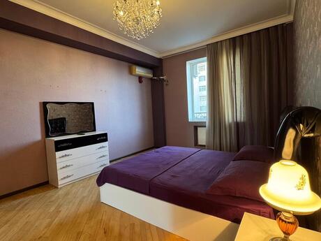 3-комн. новостройка - м. Низами - 150 м²