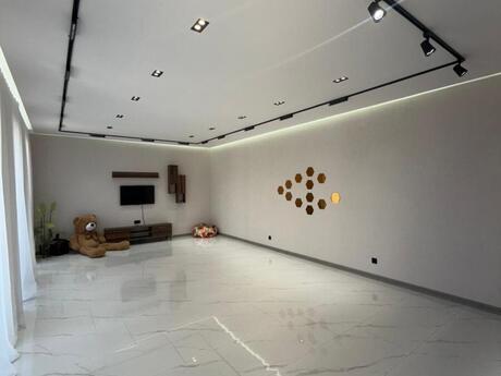 4 otaqlı həyət evi/bağ evi - Şüvəlan q. - 126 m²