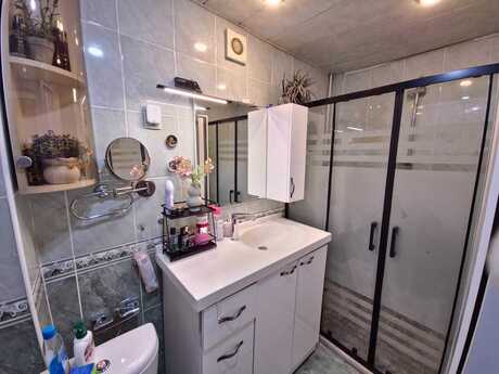 2 otaqlı köhnə tikili - 28 May m. - 65 m²