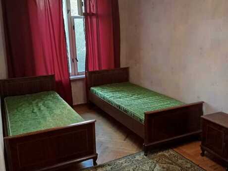 2 otaqlı köhnə tikili - Elmlər Akademiyası m. - 48 m²