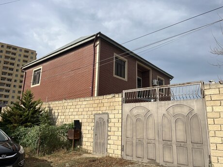 6 otaqlı həyət evi/bağ evi - Saray q. - 206 m²