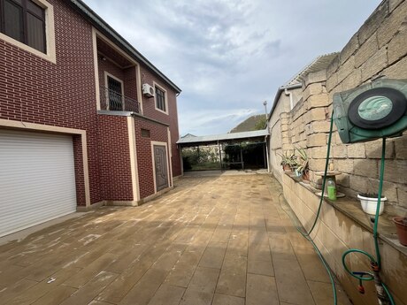 6 otaqlı həyət evi/bağ evi - Saray q. - 206 m²