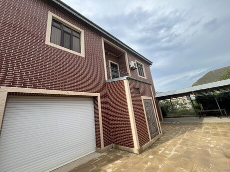 6 otaqlı həyət evi/bağ evi - Saray q. - 206 m²