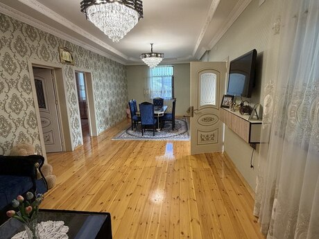 6 otaqlı həyət evi/bağ evi - Mehdiabad q. - 240 m²