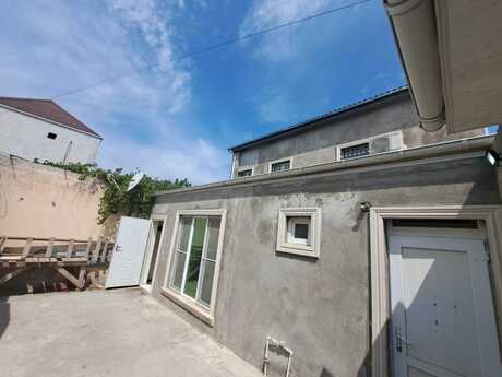5 otaqlı həyət evi/bağ evi - Biləcəri q. - 200 m²