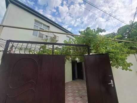 5 otaqlı həyət evi/bağ evi - Biləcəri q. - 200 m²