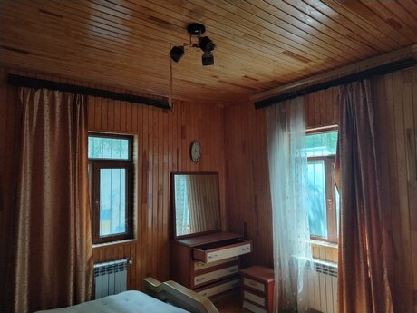 8 otaqlı həyət evi/bağ evi - Xızı - 220 m²