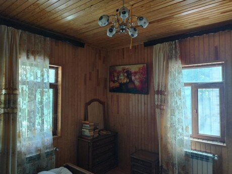 8 otaqlı həyət evi/bağ evi - Xızı - 220 m²
