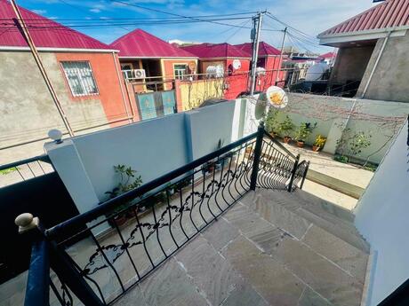 8 otaqlı həyət evi/bağ evi - Binəqədi r. - 218 m²