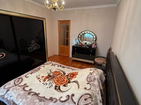 7 otaqlı həyət evi/bağ evi - Əhmədli m. - 230 m²