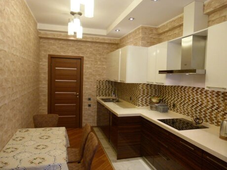 4 otaqlı yeni tikili - 28 May m. - 174 m²