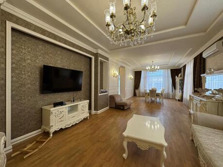 5 otaqlı həyət evi/bağ evi - Şağan q. - 300 m²