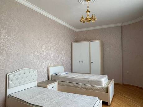 3-комн. новостройка - м. 20 января - 140 м²