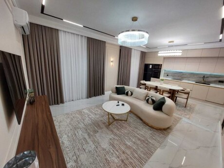 3-комн. новостройка - м. 8 ноября - 110 м²
