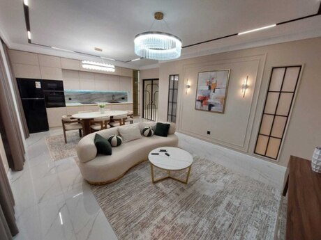 3-комн. новостройка - м. 8 ноября - 110 м²