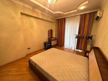 2 otaqlı yeni tikili - 28 May m. - 90 m²