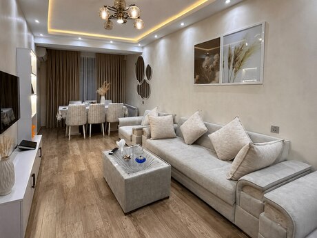 Elan №6375314 - Bakı, Gənclik m., 2 otaqlı, 70 m², 13/17 mərtəbə