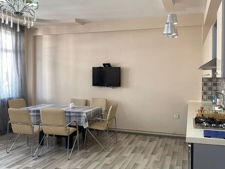 2-комн. новостройка - м. Элмляр Академиясы - 100 м²