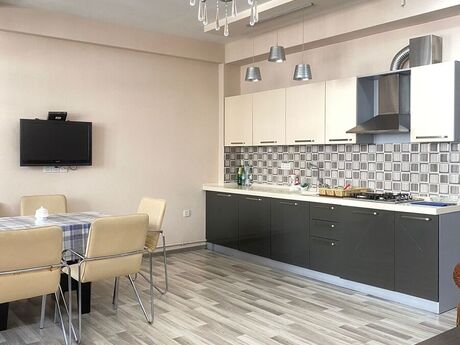 2-комн. новостройка - м. Элмляр Академиясы - 100 м²