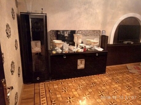 3 otaqlı köhnə tikili - 6-cı mikrorayon q. - 98 m²