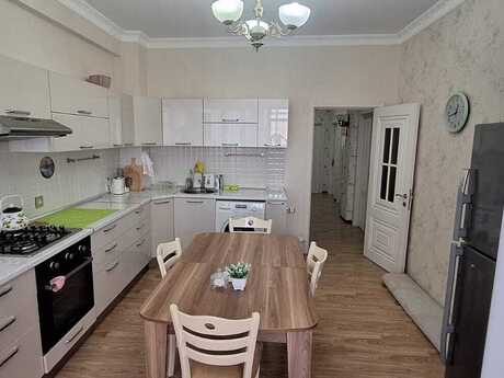 Объявление №6375397 - Баку, пос. Ени Ясамал, 4-комн., 135 м², 8/10 этаж